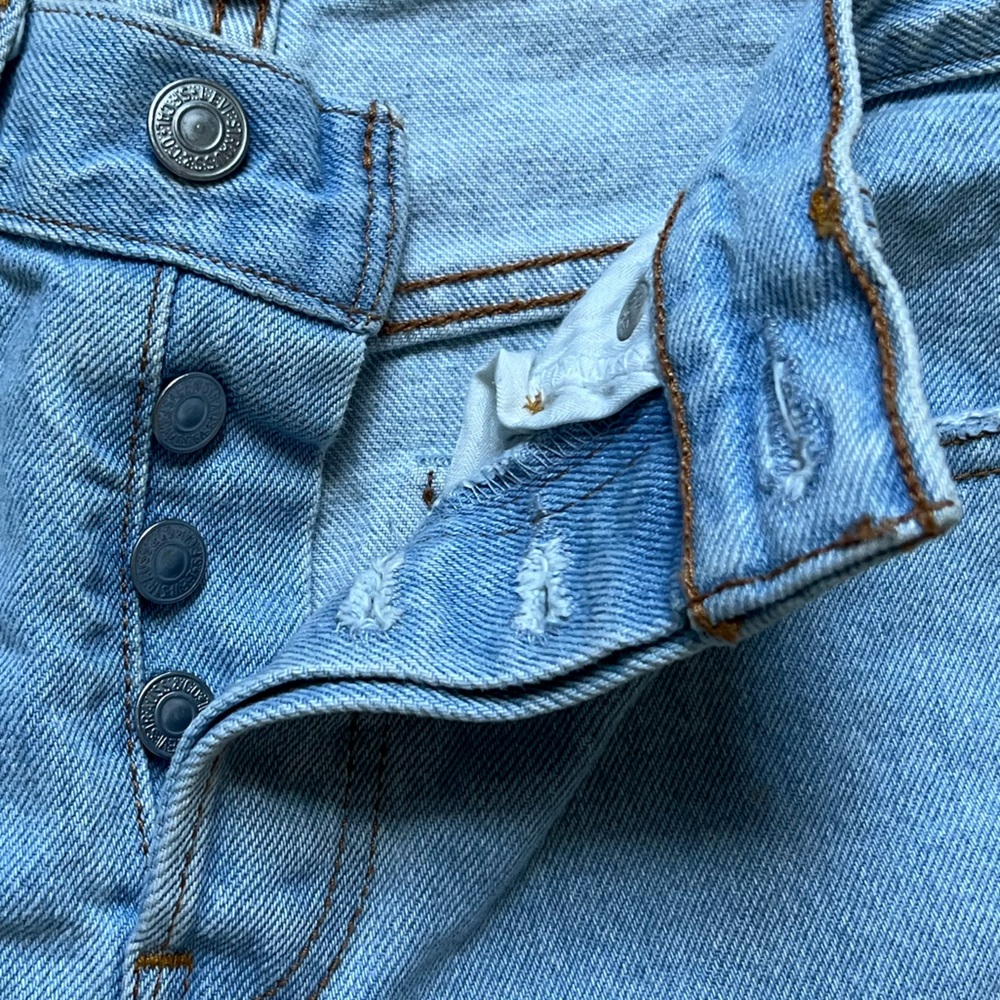 {Levi Jeans} - Picture 3 of 4